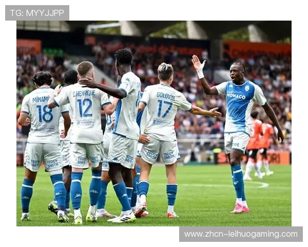 摩纳哥采用4-3-3阵型，高位逼抢应对洛里昂防反